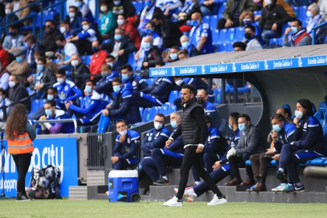 De la Barrera dirigiendo un partido en estadio de Riazor (Foto: RCD).