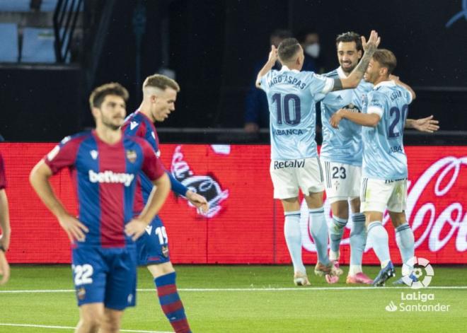 Los jugadores de Celta celebran un gol ante el Levante (Foto: LaLiga).