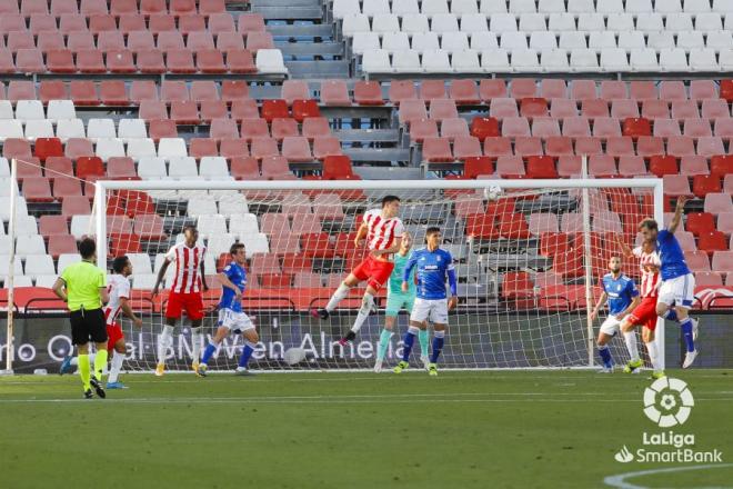 Acción del gol de Grippo al Almería (Foto: LaLiga).