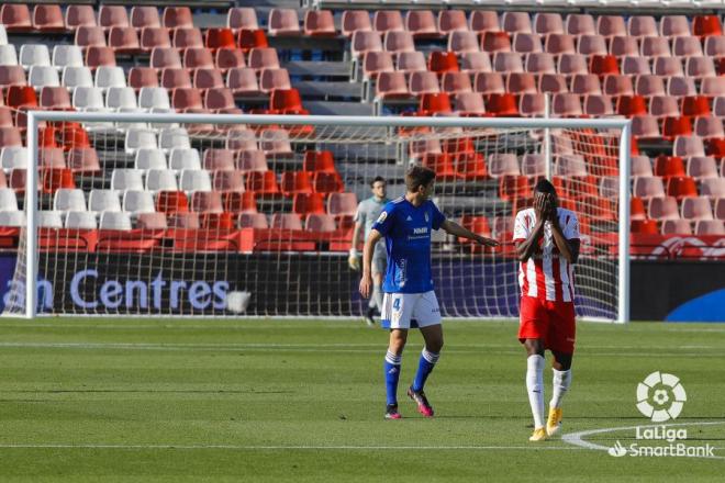 Edgar, durante el Almería-Oviedo (Foto: LaLiga).