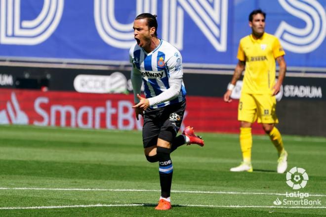 Raúl de Tomás celebra su gol en el Espanyol-Málaga (Foto: LaLiga).