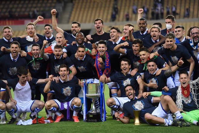 Los jugadores de la Real, en la celebración del título de Copa del Rey (Foto: Kiko Hurtado).