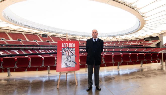 Adelardo será la imagen del carnet del Atlético de Madrid.