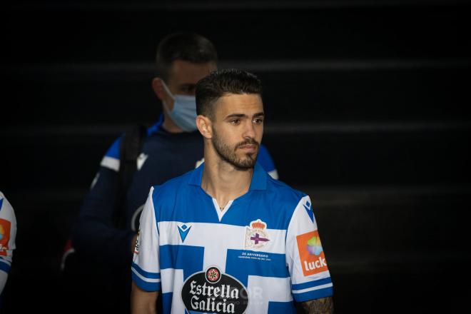 Rayco antes de saltar al campo en Riazor (Foto: RCD).