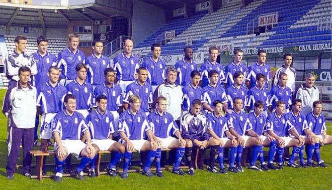 Plantilla del Real Oviedo en la temporada 2000/01 (Foto: Real Oviedo Info).