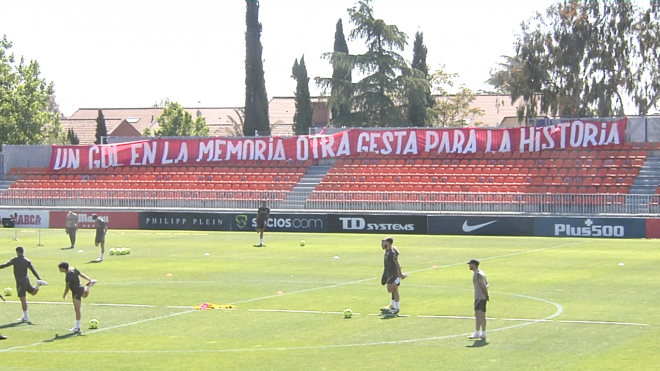 La pancarta en la sesión del Atlético de Madrid.