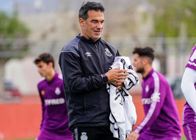 Luis García Plaza, en un entrenamiento con el Mallorca (Foto: RCD Mallorca).