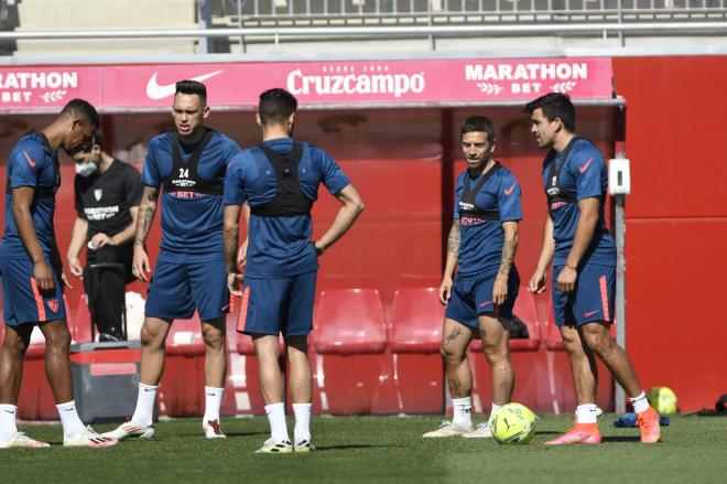 Imagen del entrenamiento del Sevilla FC (Foto: Kiko Hurtado).