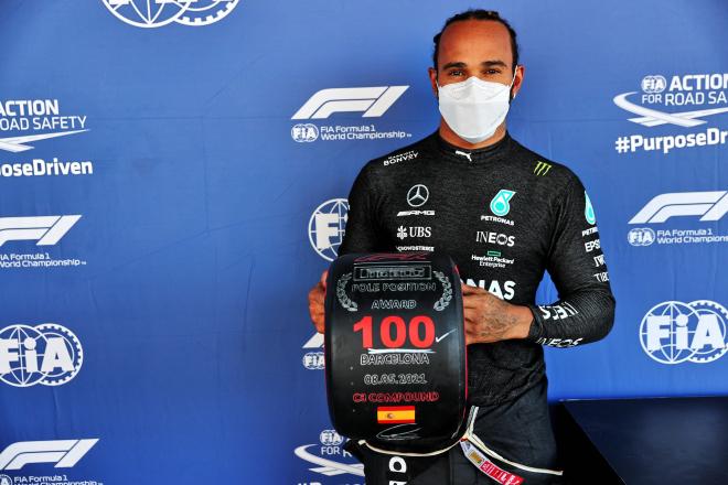 Lewis Hamilton celebra sus 100 poles en Montmeló (Foto: Cordon Press).