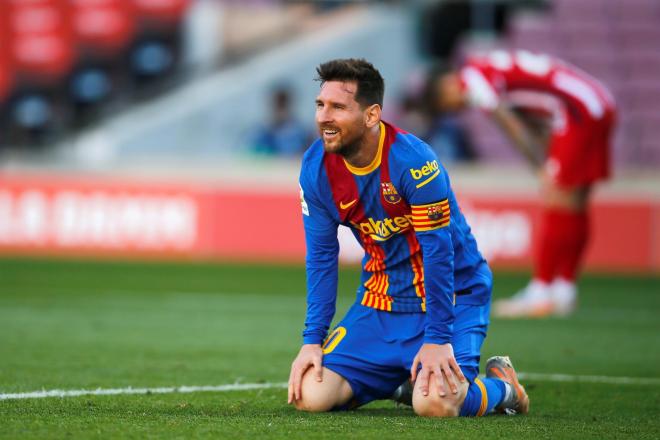 Leo Messi se lamenta de una jugada en el Barcelona-Atlético (FOTO: EFE).