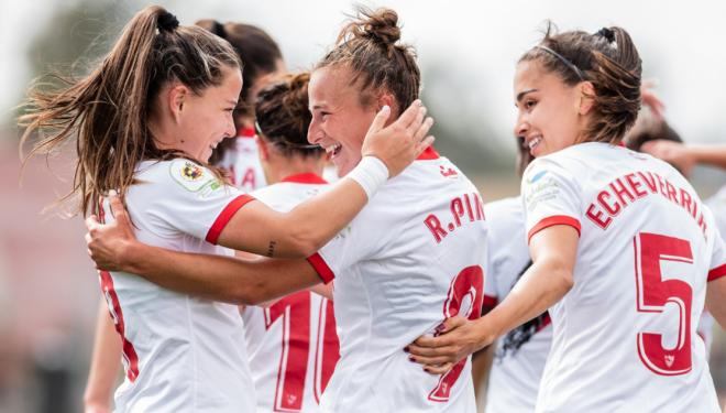 Las jugadoras del Sevilla Femenino celebran uno de sus goles al Deportivo (Foto: SFC).