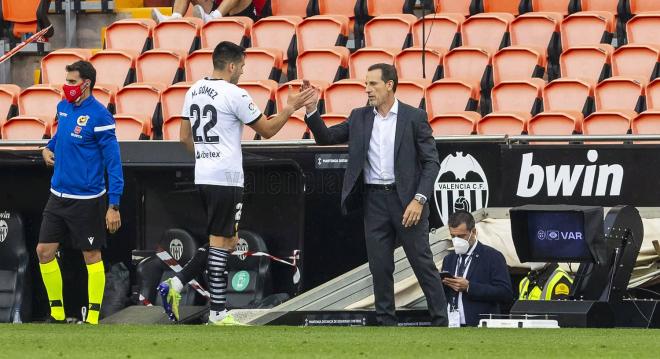 Voro podría variar su once titular e incluso el dibujo ante el Sevilla (Foto: Valencia CF)