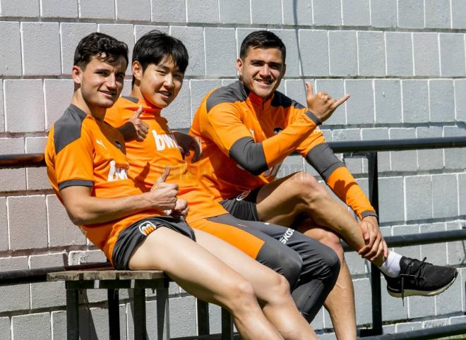 Guillamón, Kang in Lee y Maxi Gómez, los tres apuntan al once titular (Foto: Valencia CF)