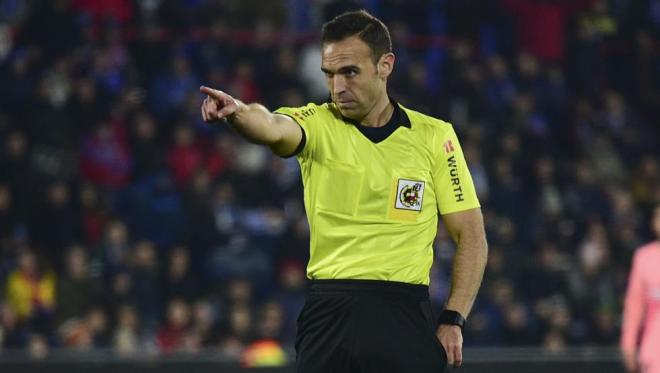 Cuadra Fernández arbitrará el Villarreal - Sevilla.