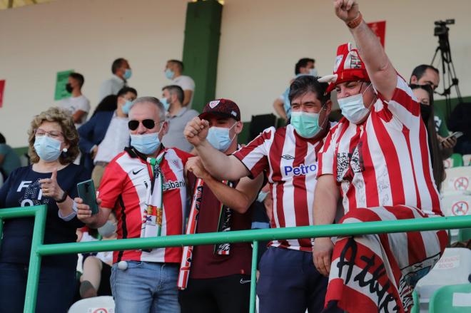 Aficionados del Athletic en Villanueva de la Serena animando al filial (Foto: Athletic Club).
