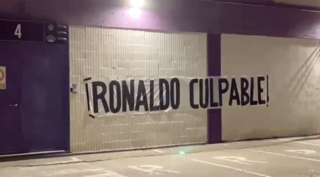 Pancarta contra Ronaldo en Zorrilla.