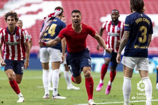 Luis Suárez celebra su gol en el Atlético de Madrid-Osasuna (Foto: LaLiga).