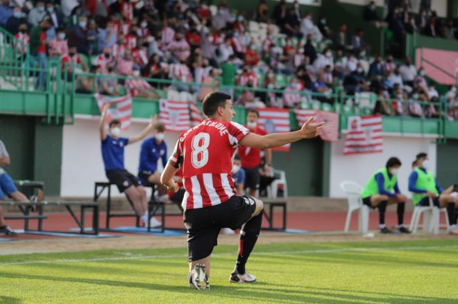 Víctor San Bartolomé, con el Bilbao Athletic ante el Celta B, en el Play Off de ascenso (Foto: Athletic Club).