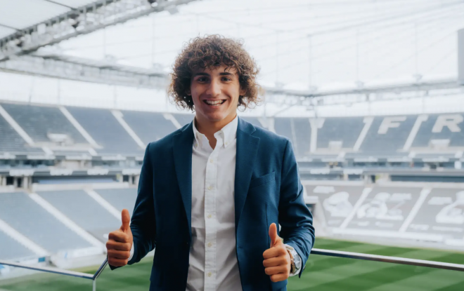 Fabio Blanco firma con el Eintracht