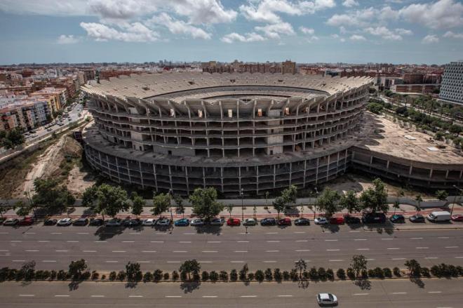 Nuevo Estadio del Valencia CF sobre el que hablaron Tebas y Anil Murthy (Foto: EFE)