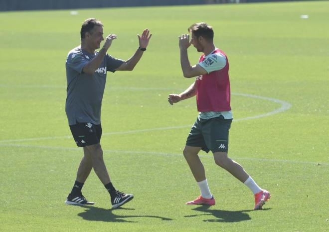 El portuense y Alexis jugando en el entrenamiento (Foto: Kiko Hurtado).