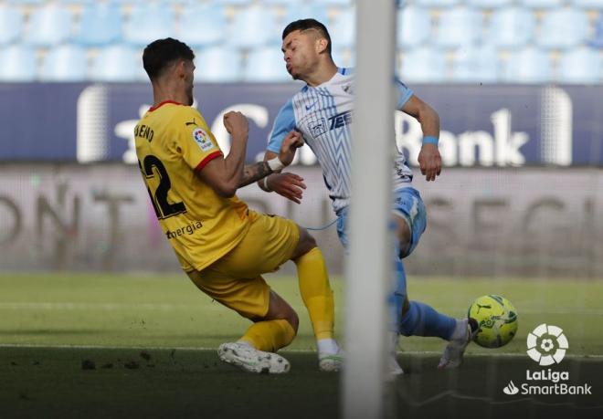 Yanis Rahmani, durante el Málaga-Girona (Foto: LaLiga).