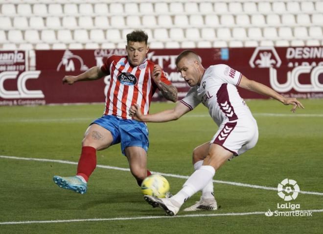 Diego Alende, en el encuentro disputado en el Estadio Carlos Belmonte (Foto: LaLiga).