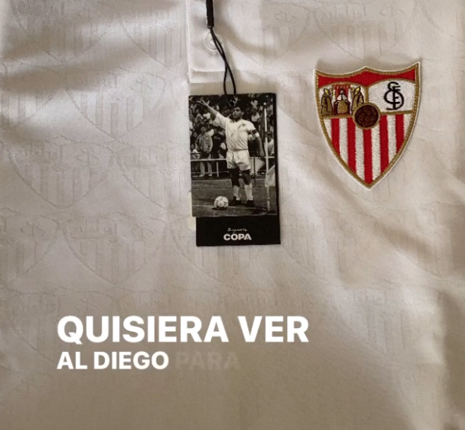 Camiseta del Sevilla durante la etapa de Maradona en las redes sociales del Papu.
