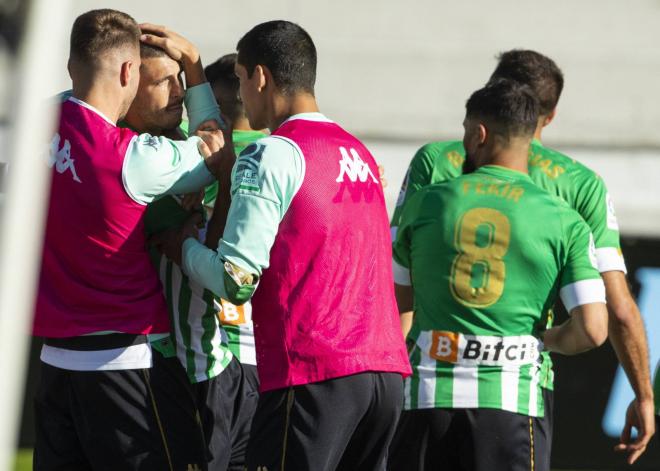 Los jugadores del Betis celebran el 2-3 (Foto: Cordon Press).