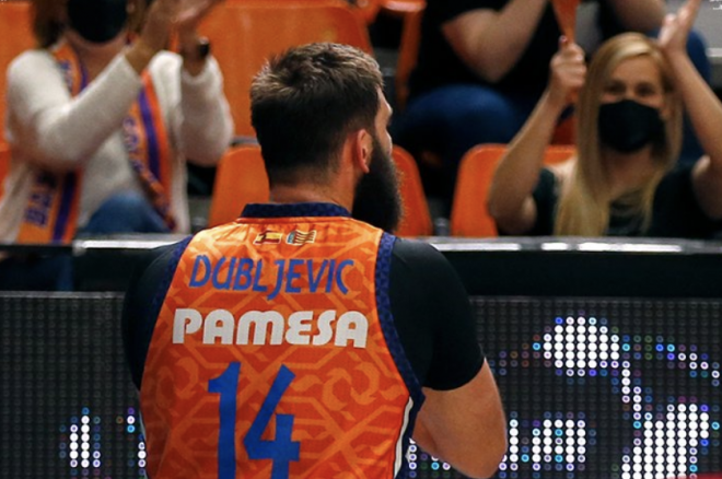 El público vuelve a la Fonteta pero con sólo un tercio del aforo permitido