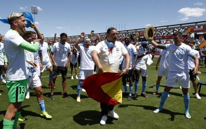 Kellyan, a la izquierda, en plena celebración en el Nuevo Vivero (Foto: Rfef.es).