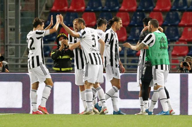 Los jugadores de la Juventus celebran su victoria ante el Bolonia.