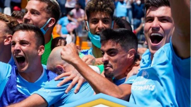 Celebración del ascenso (Foto: UD Ibiza)