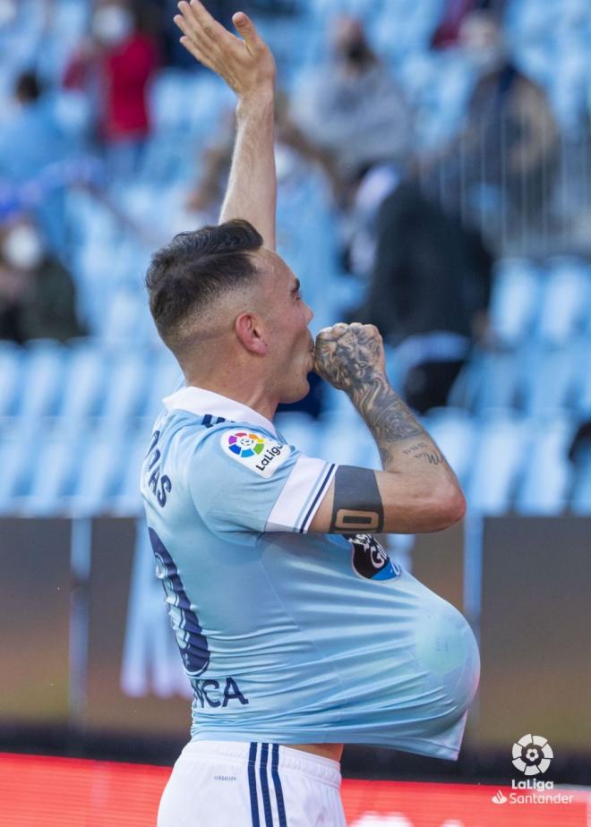 Aspas dedicando el gol a su mujer (Foto: LaLiga).