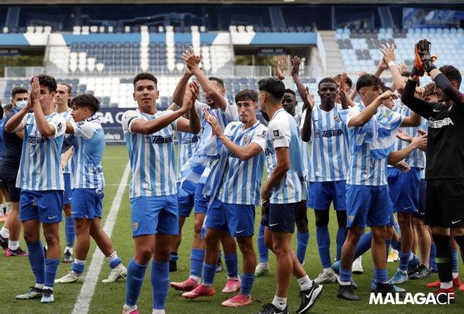 El Málaga Juvenil celebra el campeonato tras ganar al Betis (Foto: Málaga CF).