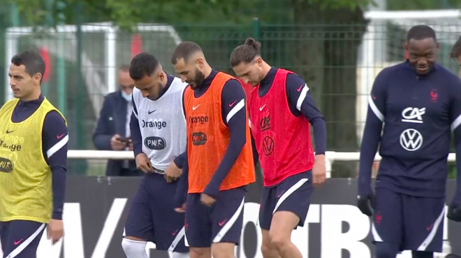 Karim Benzema, entrenando con Francia durante los días previos al Mundial de Qatar 2022.