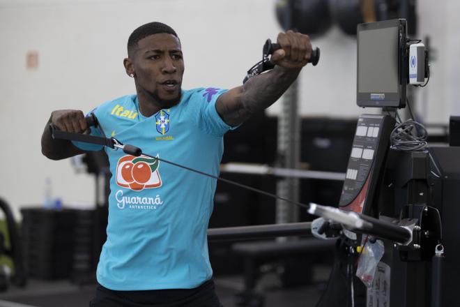Emerson, en un entrenamiento con Brasil (Foto: @CBF_futebol).