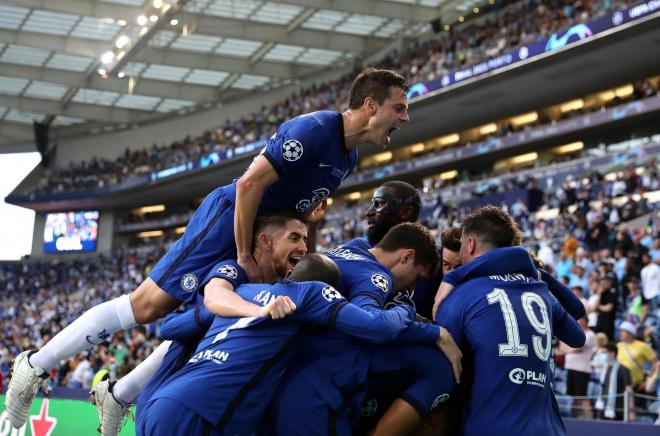 Los jugadores del Chelsea celebran el gol de Havertz en Oporto (Foto: EFE).