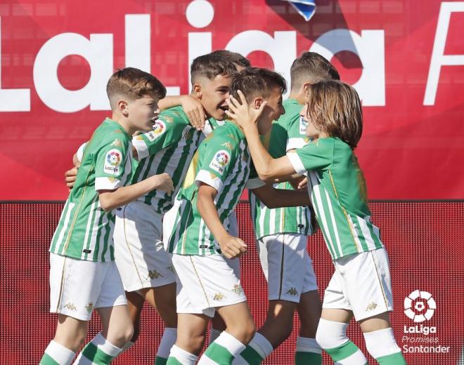 El Betis celebra un gol ante la Real Sociedad (Foto: LaLiga).