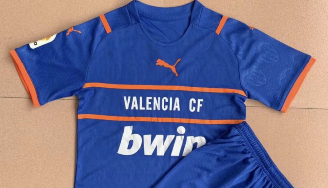 Diseño de Puma con el nombre del Valencia CF.