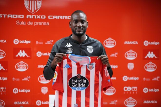 Moctar Sidi El Hacen, en la presentación del pasado verano en Lugo (Foto: CD Lugo).