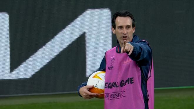 Unai Emery, en un entrenamiento con el Villarreal.