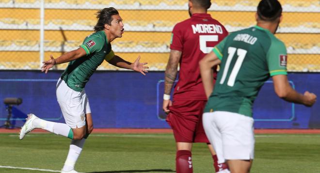 Moreno Martins celebra uno de sus goles en el Bolivia-Venezuela (Foto: EFE).