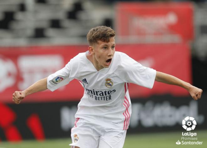 Juan Vacas celebra uno de sus goles en LaLiga Promises (Foto: LaLiga).