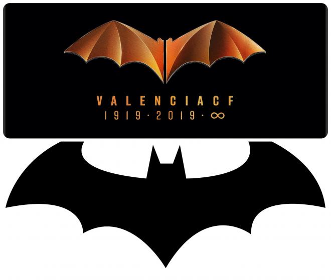 Batman y el logo del Centenario