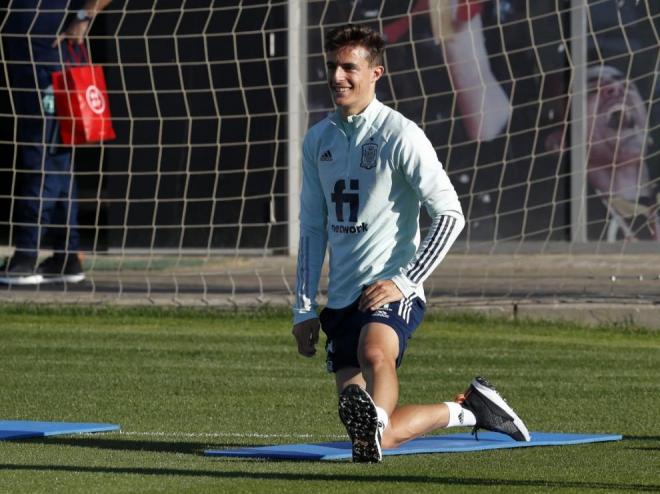 Alejandro Francés, en un entrenamiento con la selección española sub 21 (Foto: @SeFutbol).