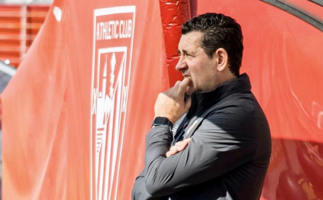 El técnico del Athletic Club Joseba Núñez sigue progresando en el staff de Lezama.