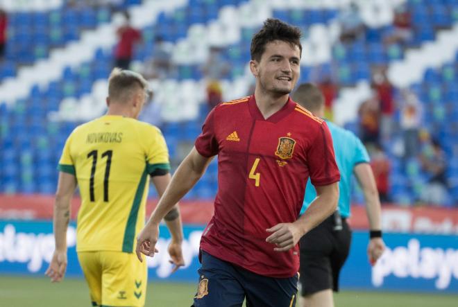 Hugo Guillamón debuta con España (Foto: Sefutbol)