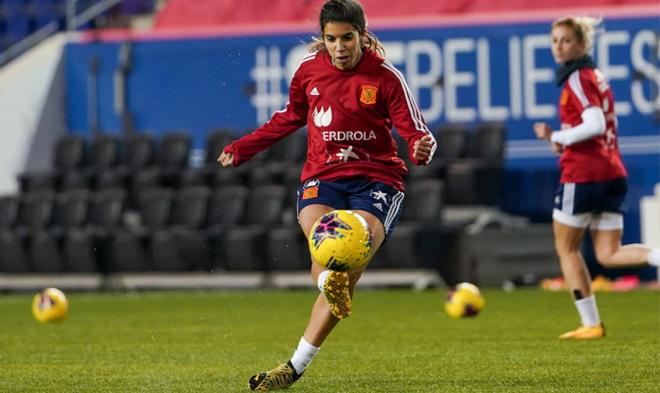 Alba Redondo, del Levante UD Femenino, con la selección española. (Foto: Levante UD)