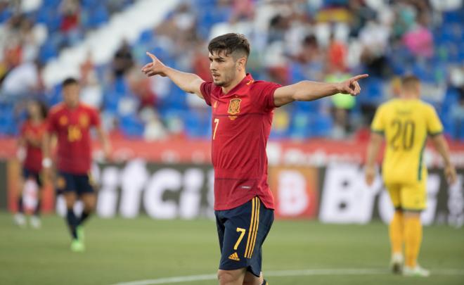 Brahim Díaz celebra su gol con España ante Lituania (Foto: SEF).
